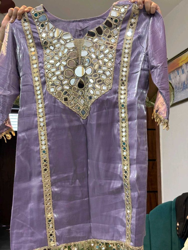 Elegant Lavender Dupatta with Mirror Work