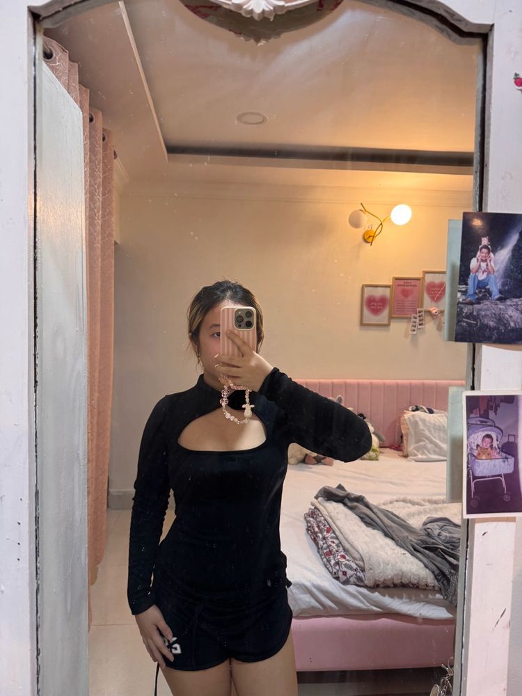 SSS ribbed long sleeve cutout top