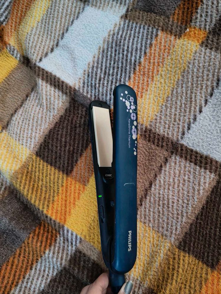 Philips Hair Straightener - Smooth &amp; Style