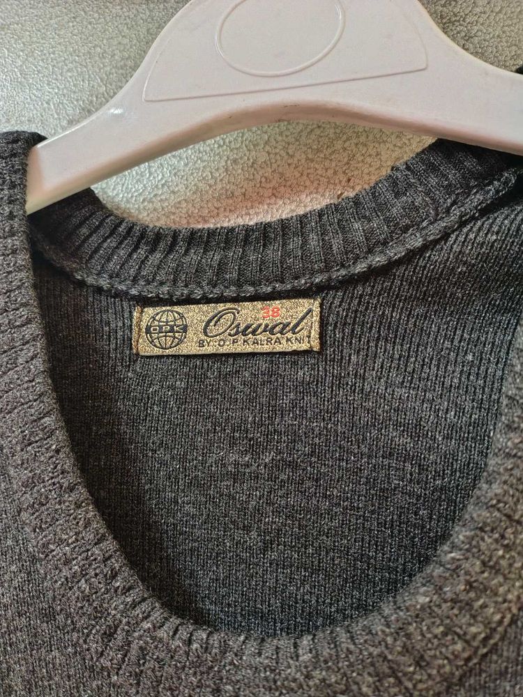 Dark Grey Sleeveless Knit Vest