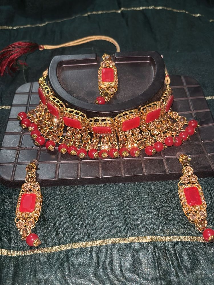 Stunning Red Stone Jewellery Set
