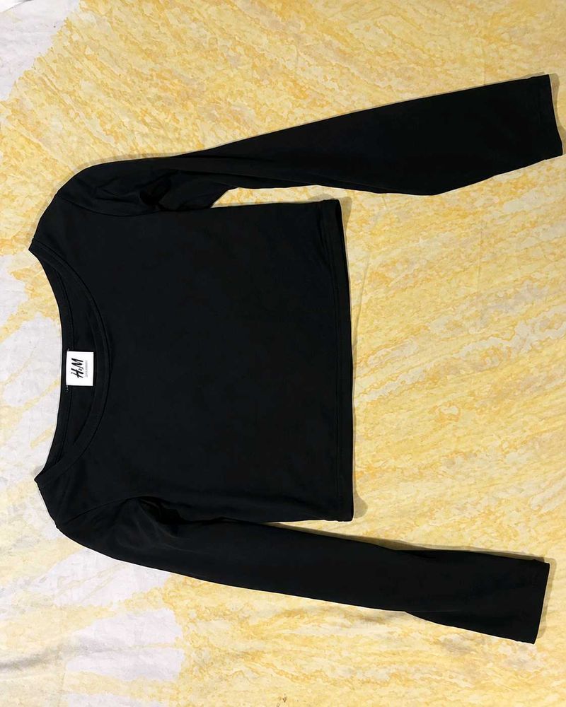 H&amp;M Black Long Sleeve Cropped Top