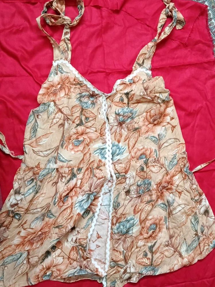 Floral Print Tie-Up Blouse