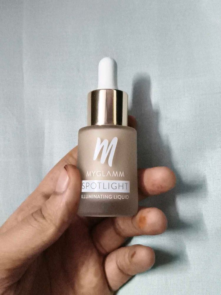 MyGlamm Spotlight Illuminating Liquid