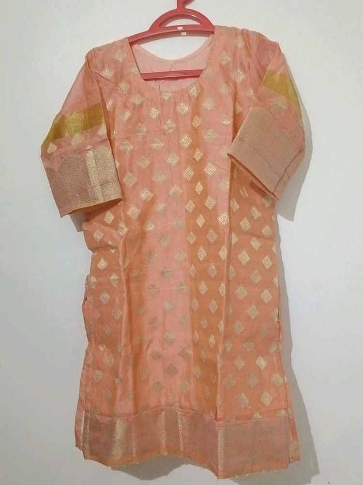 Elegant Peach Kurta with Gold Motifs