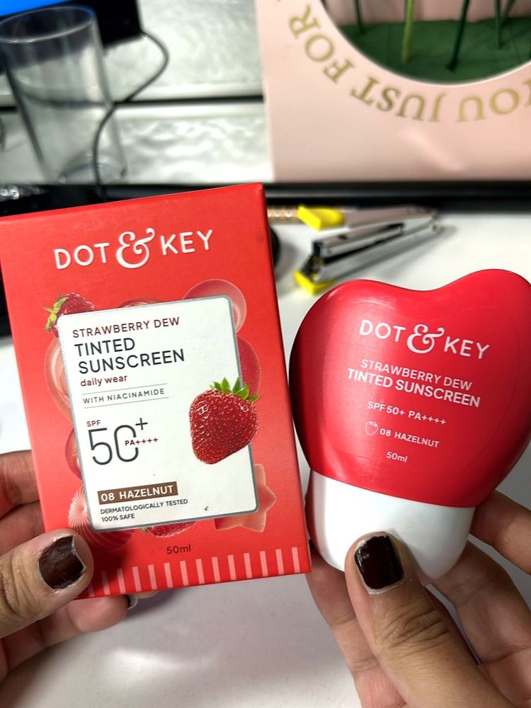 DOT &amp; KEY Strawberry Dew Tinted Sunscreen