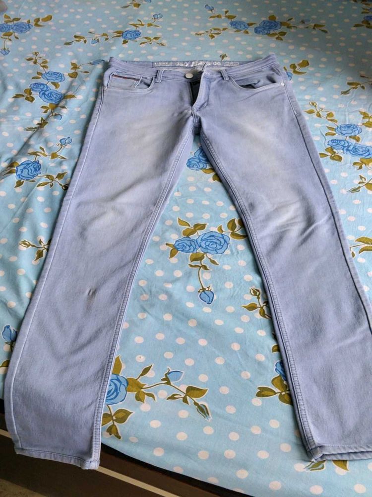 ice Blue Wash Jeans