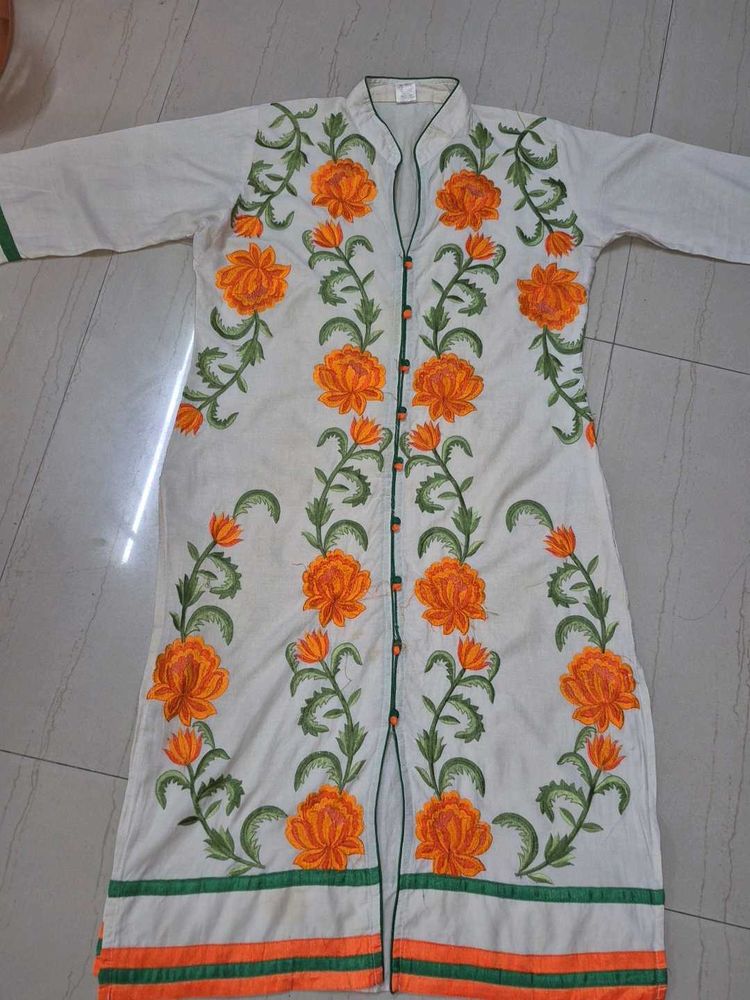 Floral Embroided Pure Kashmiri Kurta