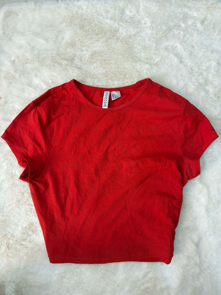 H&amp;M Red Cropped T-Shirt