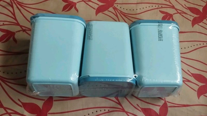 Set of 3 Stackable Kitchen Containers