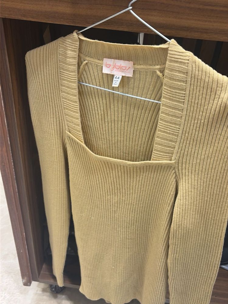 Byblos Ribbed Square Neck Top