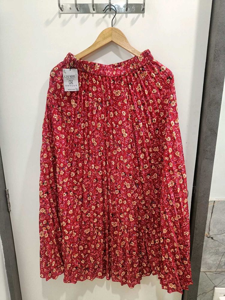 *New*Red Floral Pleated Midi Skirt