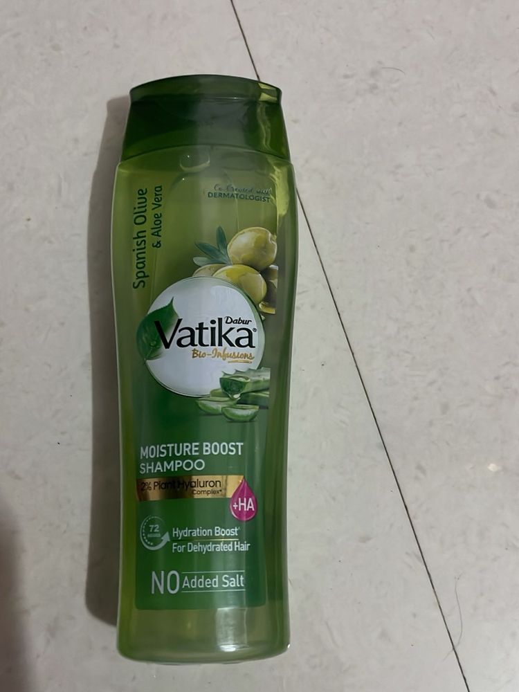 Vatika Moisture Boost Shampoo