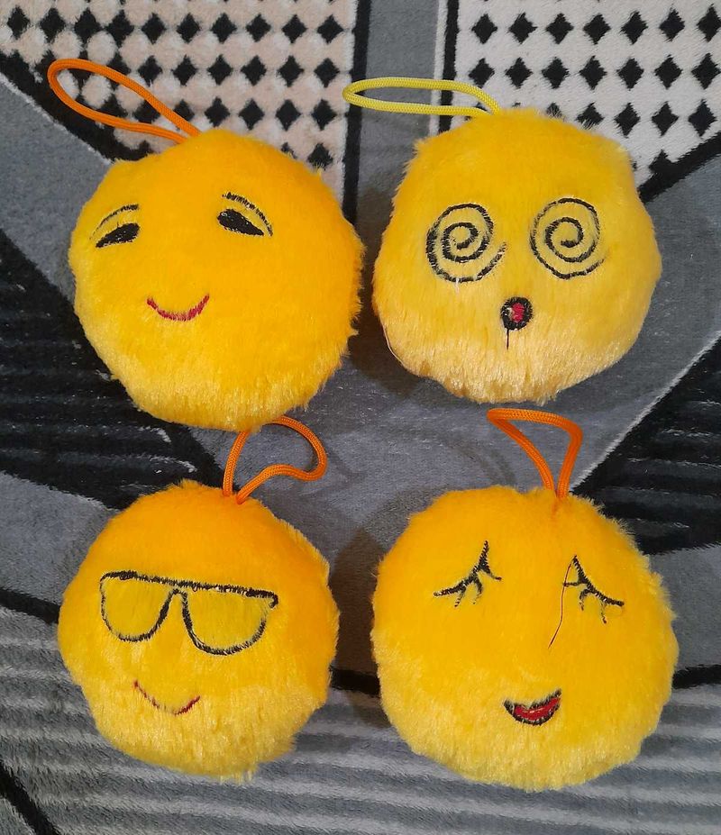 Emoji Plush Charms Small Pack Of 4