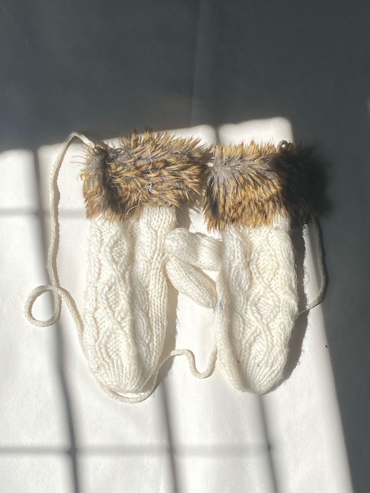 Cozy Cable Knit Mittens with Faux Fur