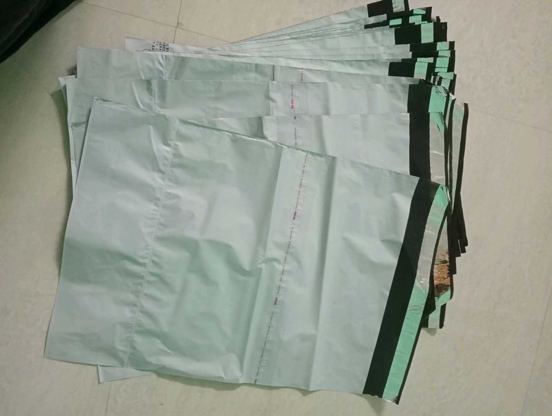 15 Big Shipping Bags With Pod