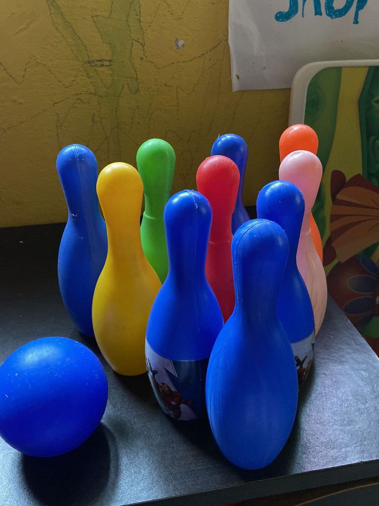 Kids Bowling Set 10 pins n a ball