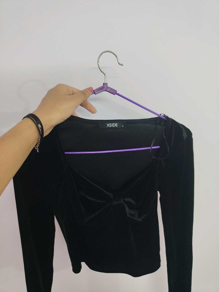 Chic Black Velvet Bow Top