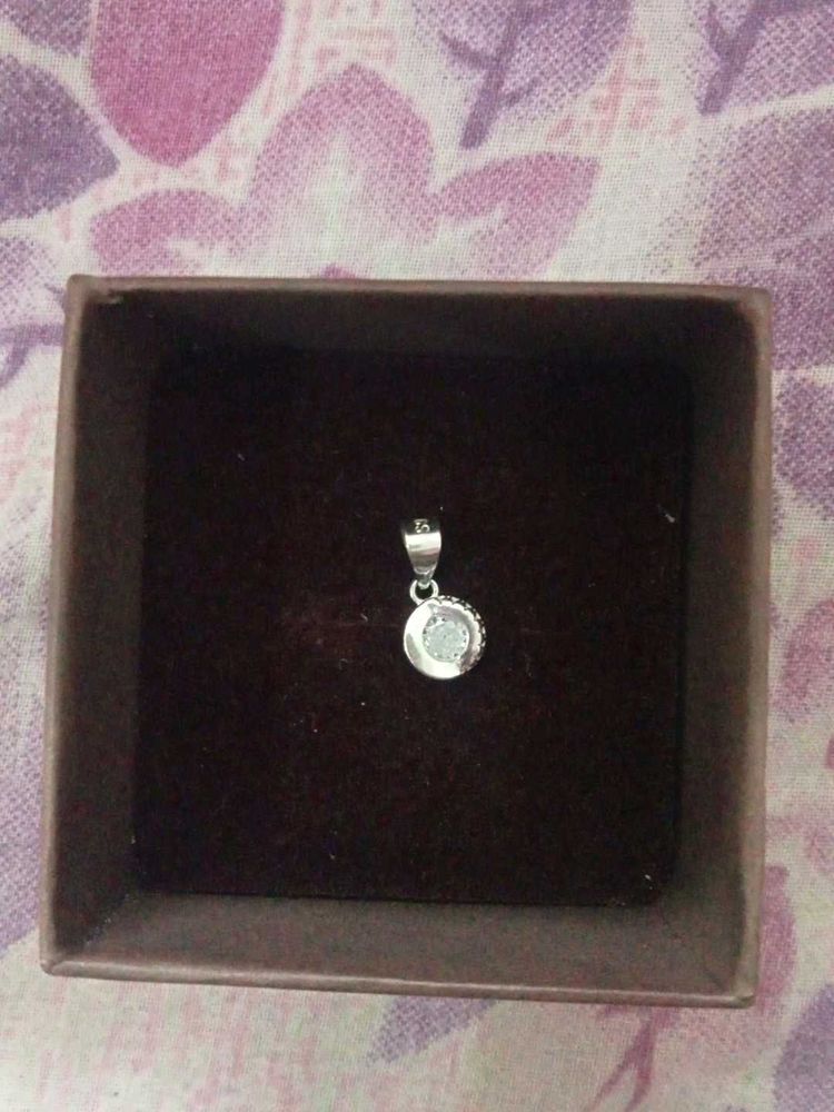 Elegant Silver stone Pendant