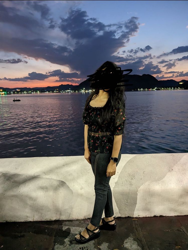 Kassually Black Floral Off-Shoulder Top