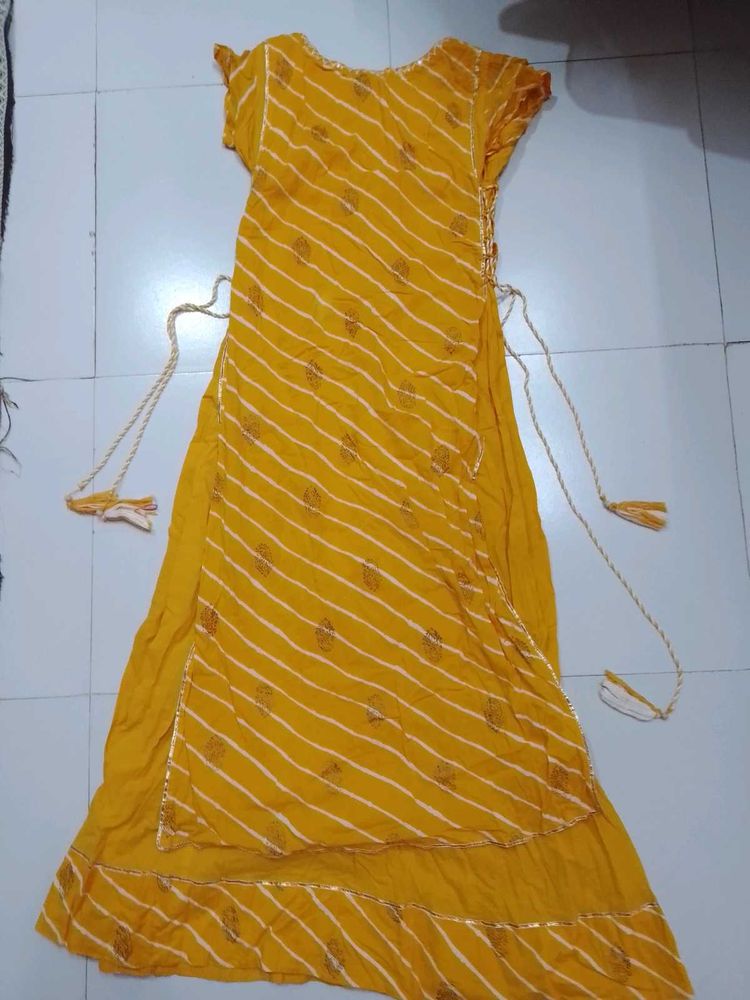 Yellow Kurta Set with Lehariya Print