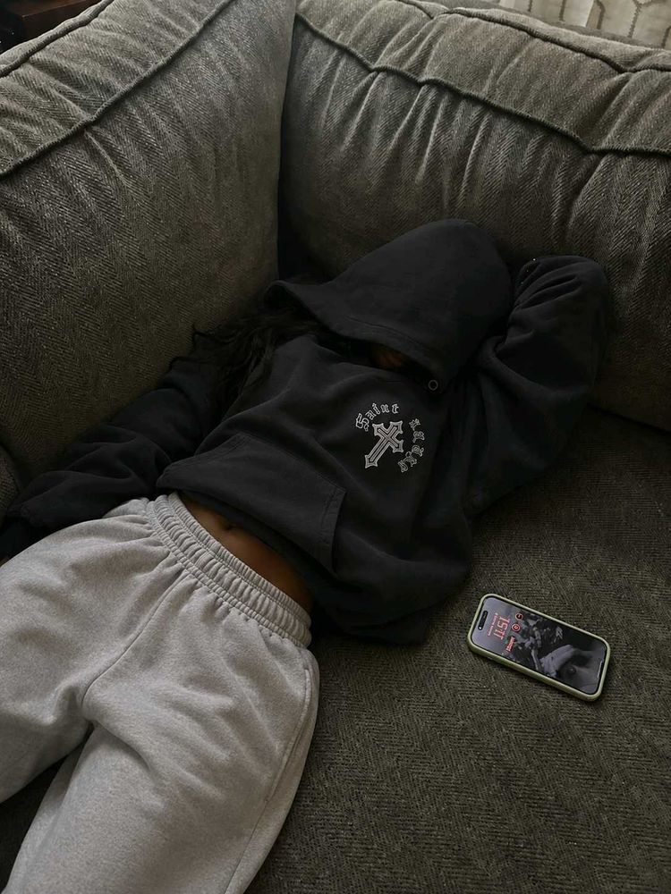 Black hoodie 250 gsm