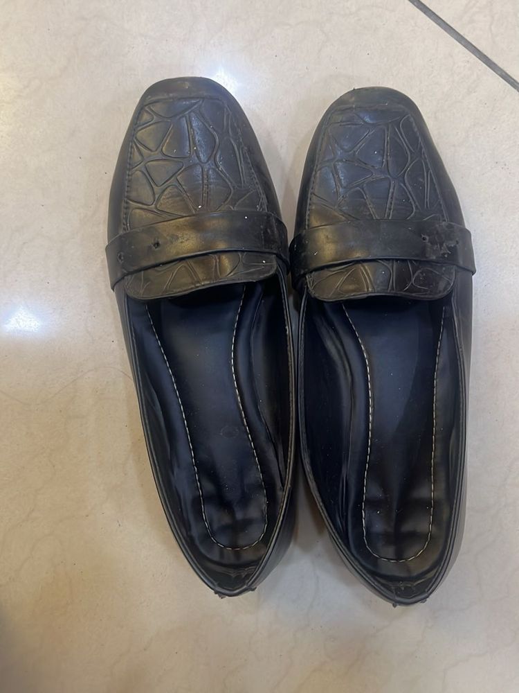 Black Crocodile Loafers