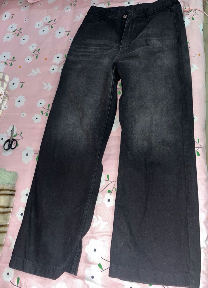 Stylish Black Wide-Leg Jeans