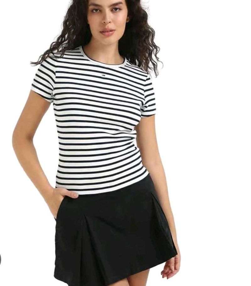 Numero Uno white/black striped tshirt
