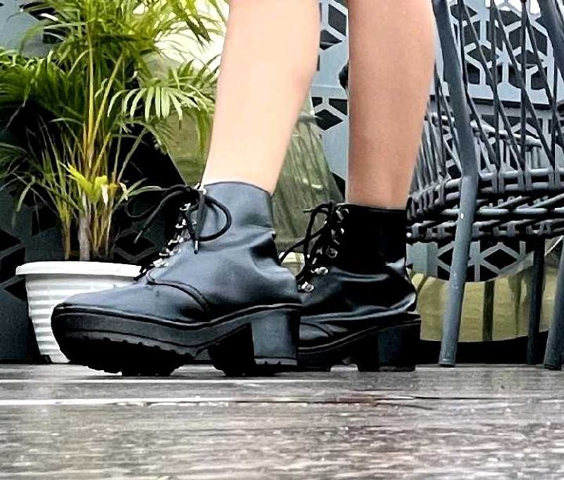 Black Boot
