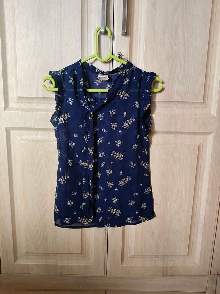 Floral Navy Sleeveless sheer Top