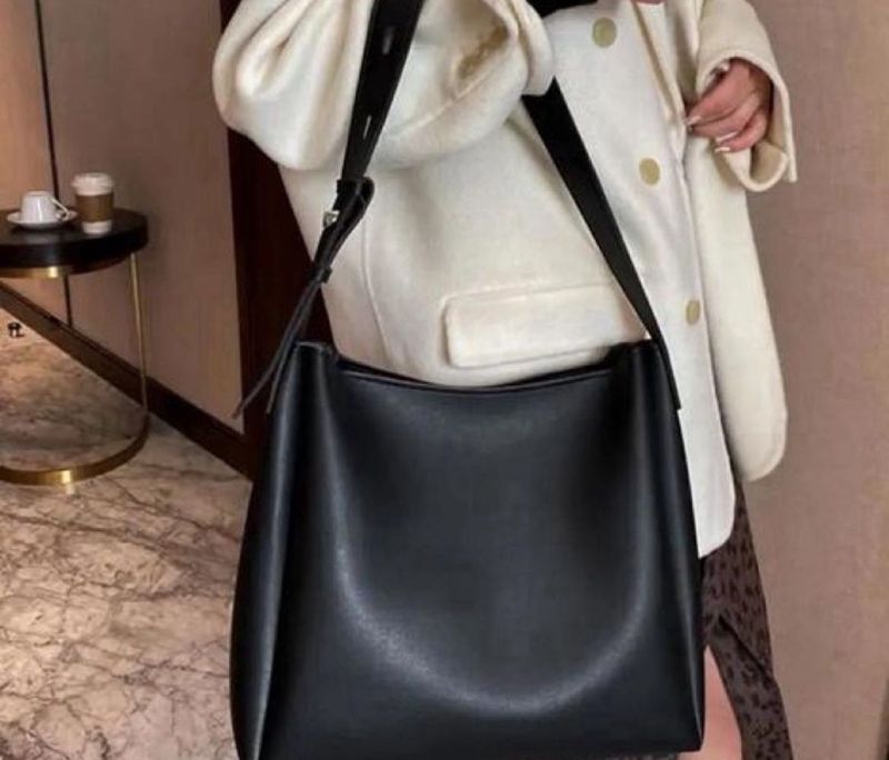 Chic Black Hobo Shoulder Bag