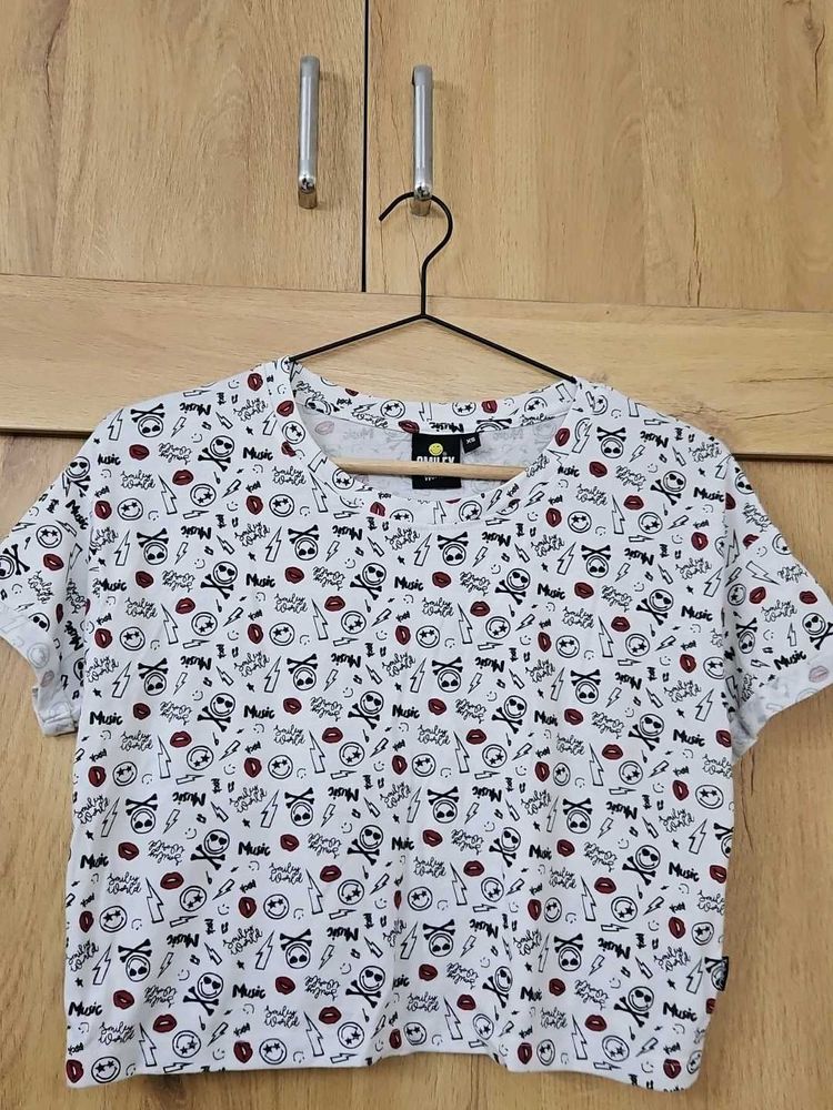 Cute Graphic Print Crop Top
