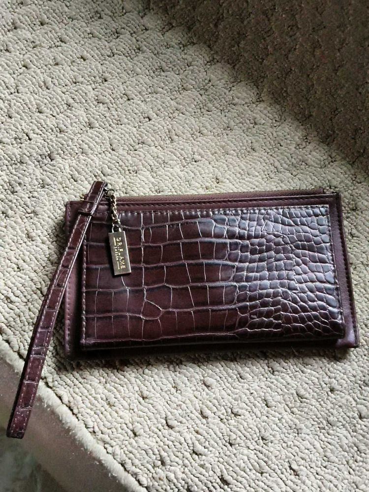 Chic Croc Embossed Wristlet Wallet