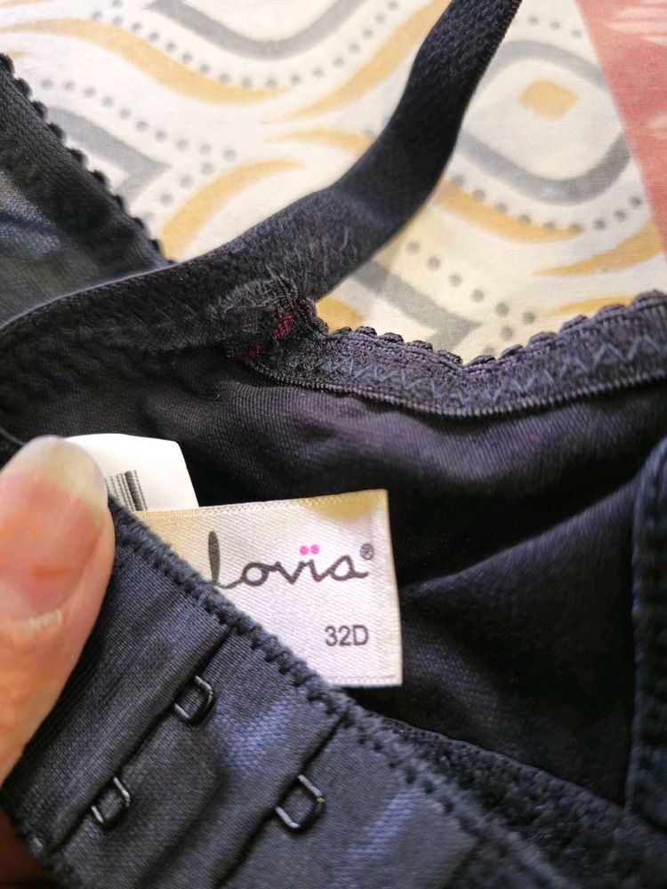 Lovis Black Bra 32D