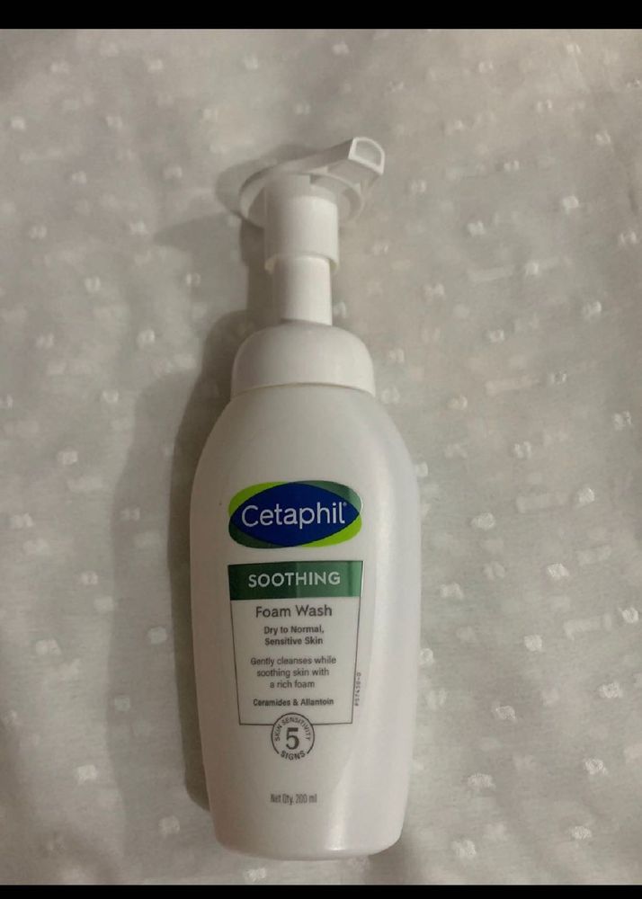 Cetaphil Soothing Foam Wash