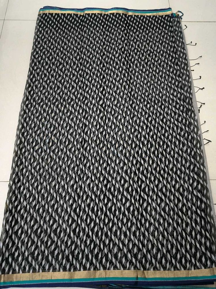 Stylish Black Geometric Pattern Saree