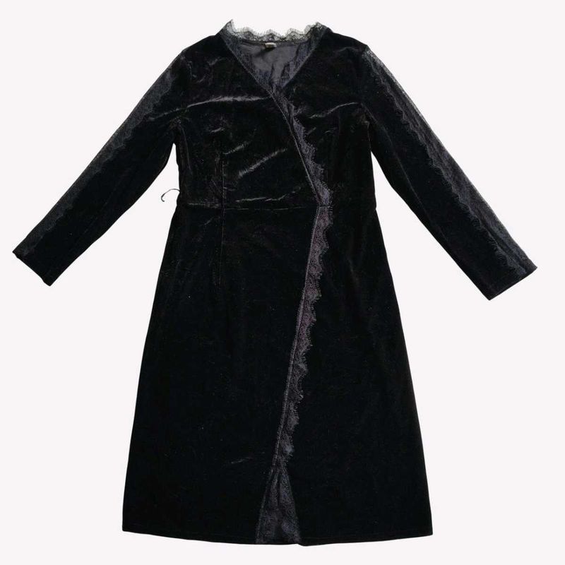 Elegant Black Velvet Lace Trim Dress