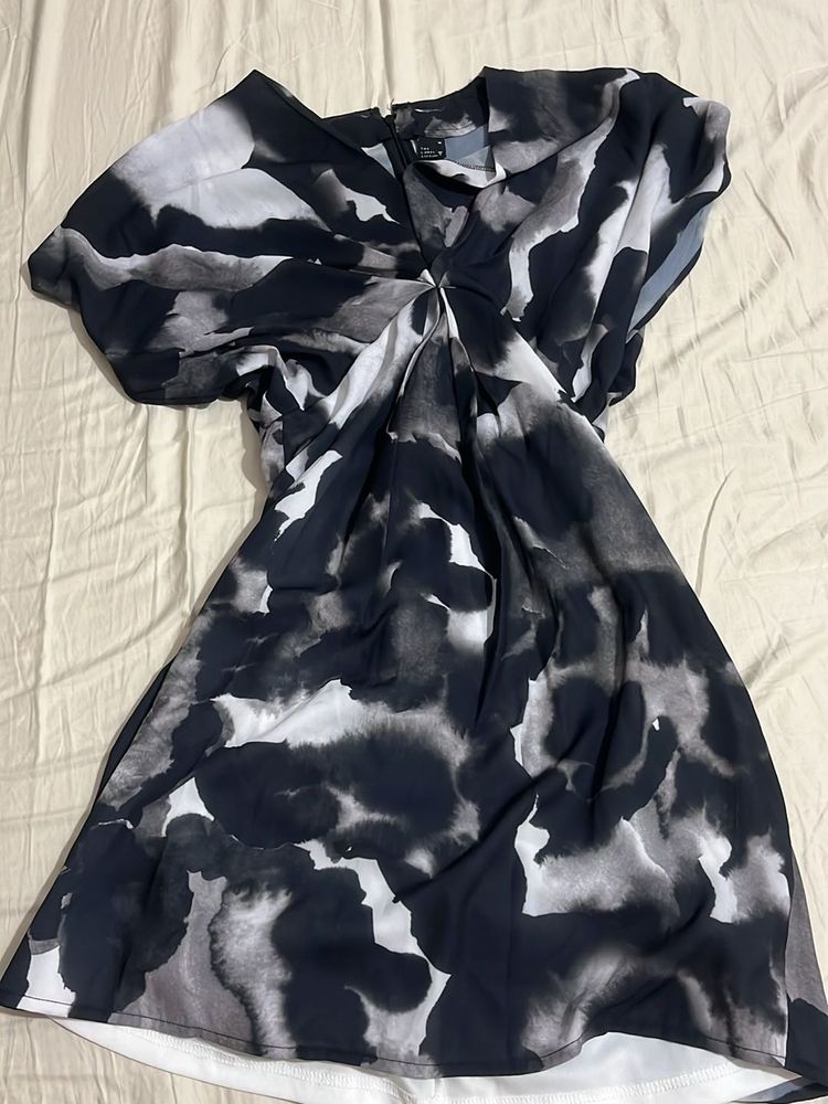 Abstract Print V-Neck Dress