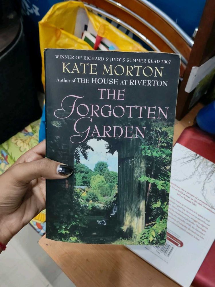 Forgotten garden by kate morgan