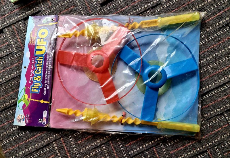 Fly &amp; Catch UFO Toy