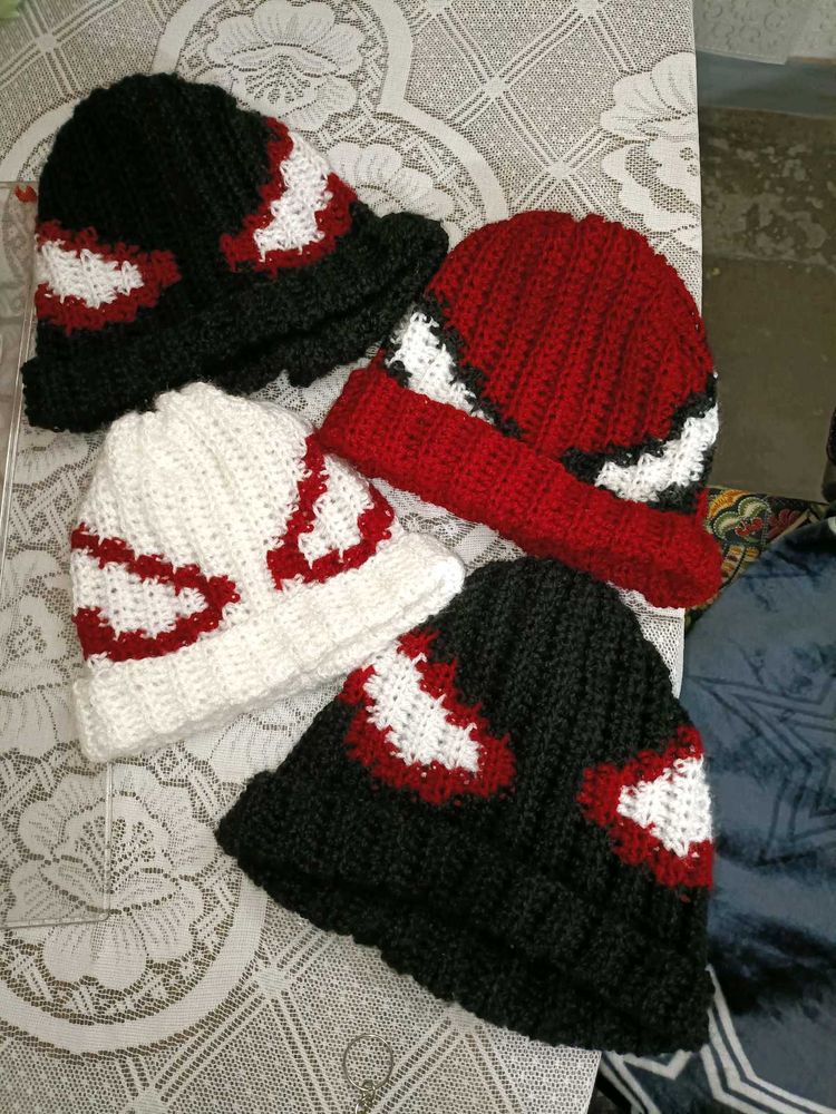 Crochet spiderman Beanies ( one piece only )