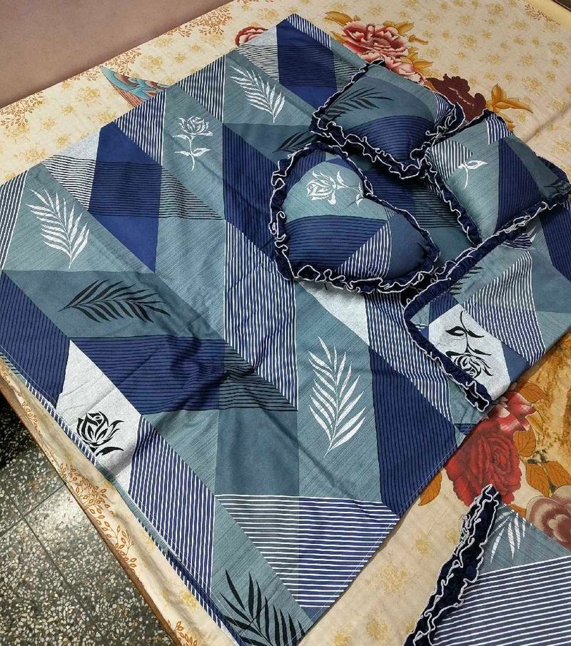 Blue Geometric Leaf Print Bedsheet Set