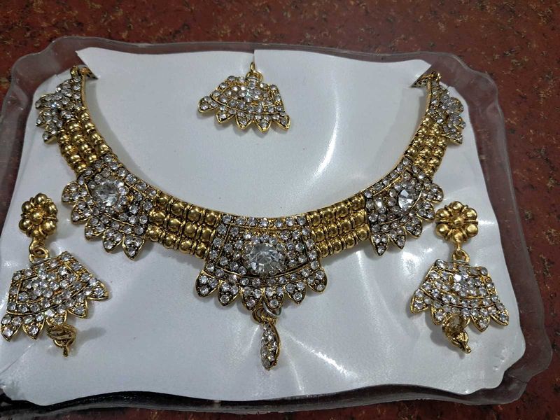Exquisite Jewelry Set