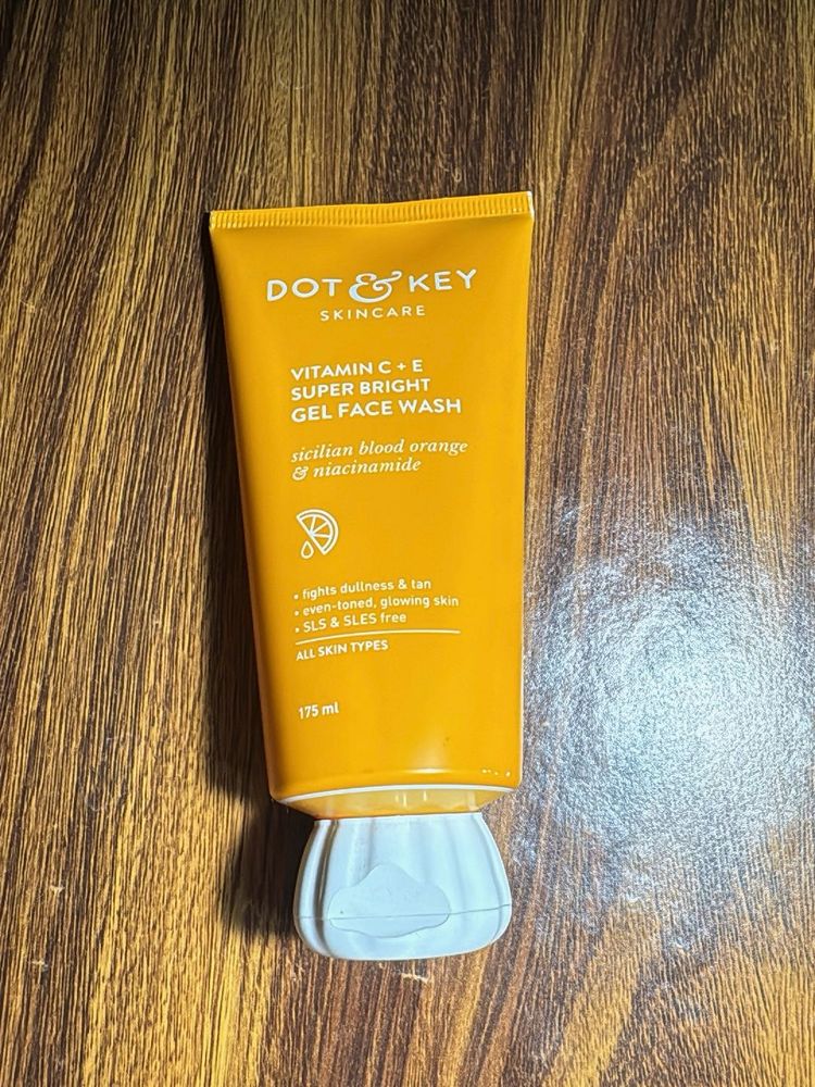 Dot &amp; Key Vitamin C+E Gel Face Wash