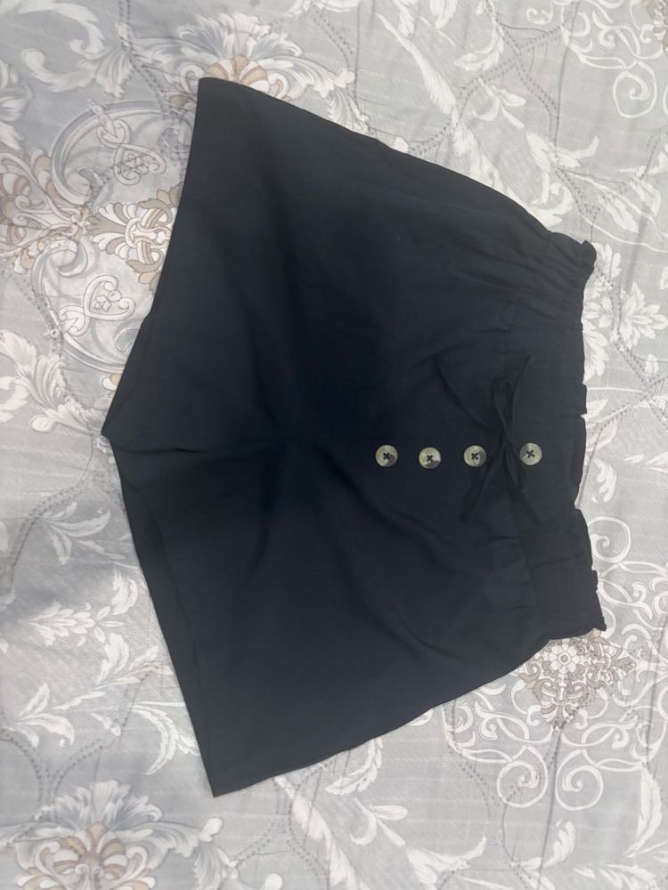 Stylish Black Shorts with Button Detail🖤