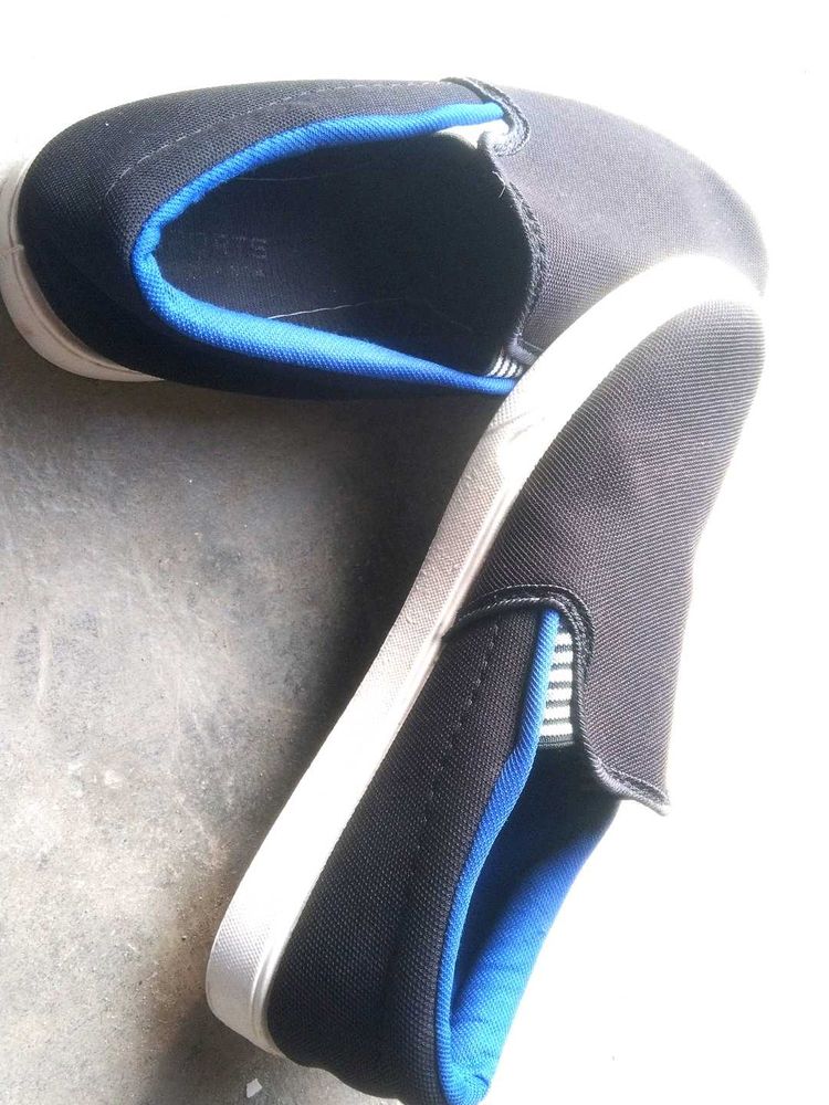 Black Slip-On Casual Shoes