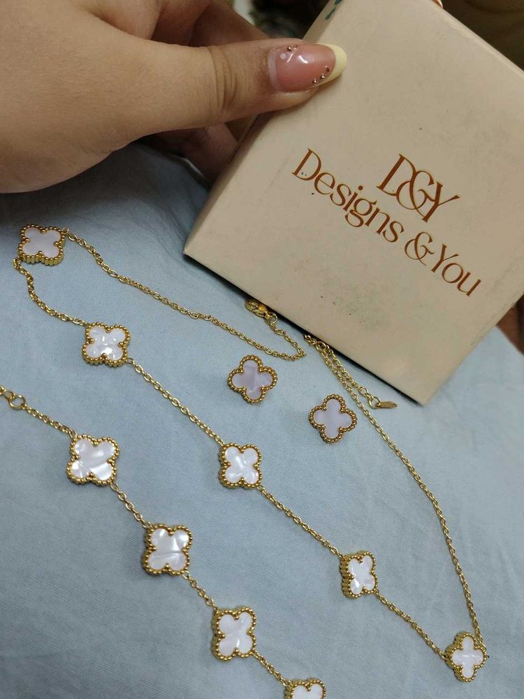 Necklace earrings and bracelet set