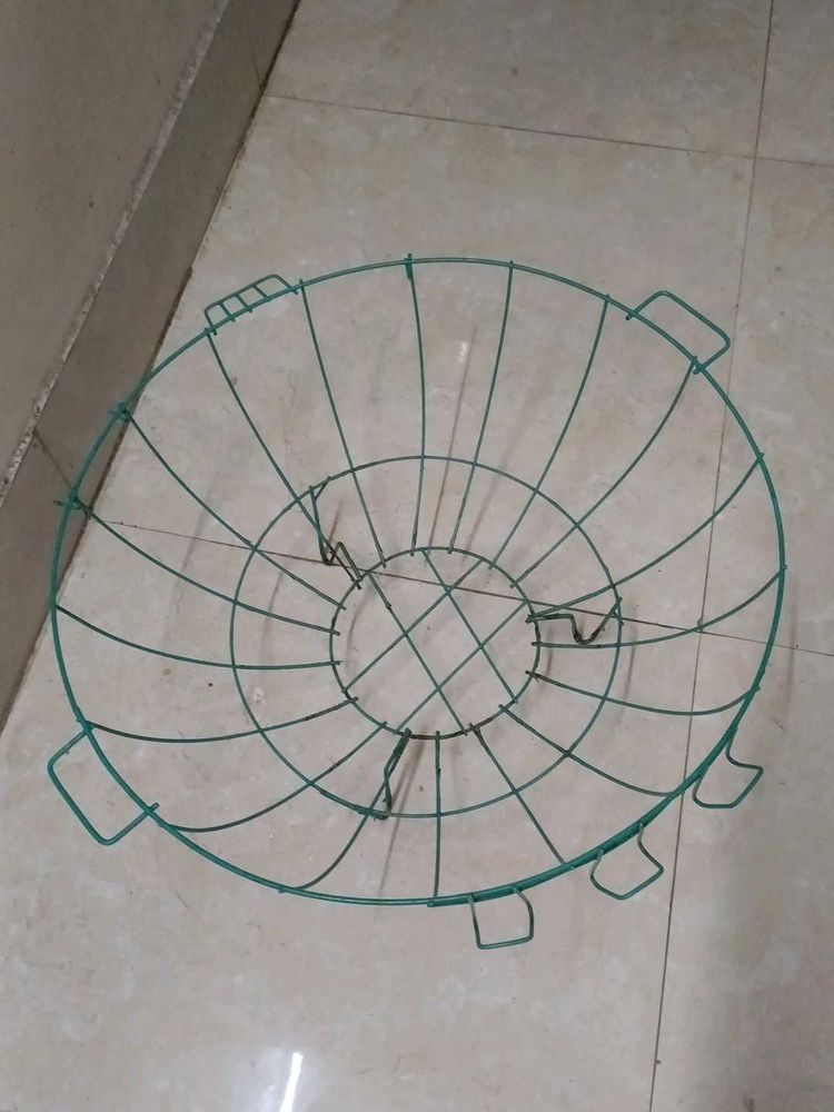Green Wire Round Stand