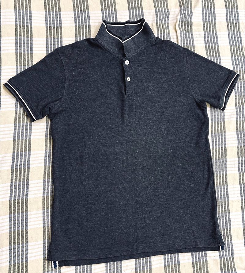 MAX polo T-shirt👕(size S)